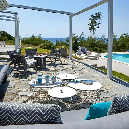 Haddock Beachfront Villa *