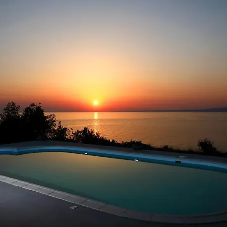 Haddock Beachfront Villa