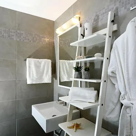 Villa Haddock Beachfront NEA PROPONTIDA