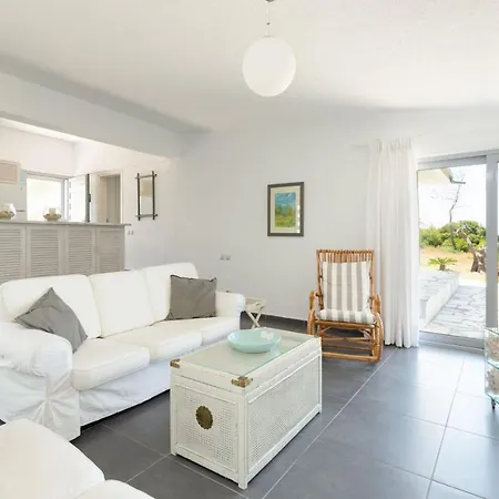 Haddock Beachfront Villa *